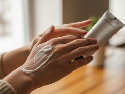 Crème Réparatrice Mains Très Sèches Avis: Laquelle Choisir?